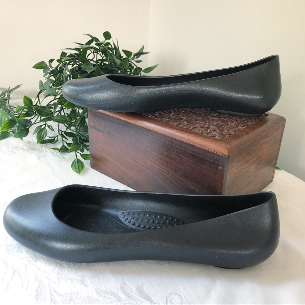 Okabashi Georgia Black Round Toe Ballet Flats Size 7